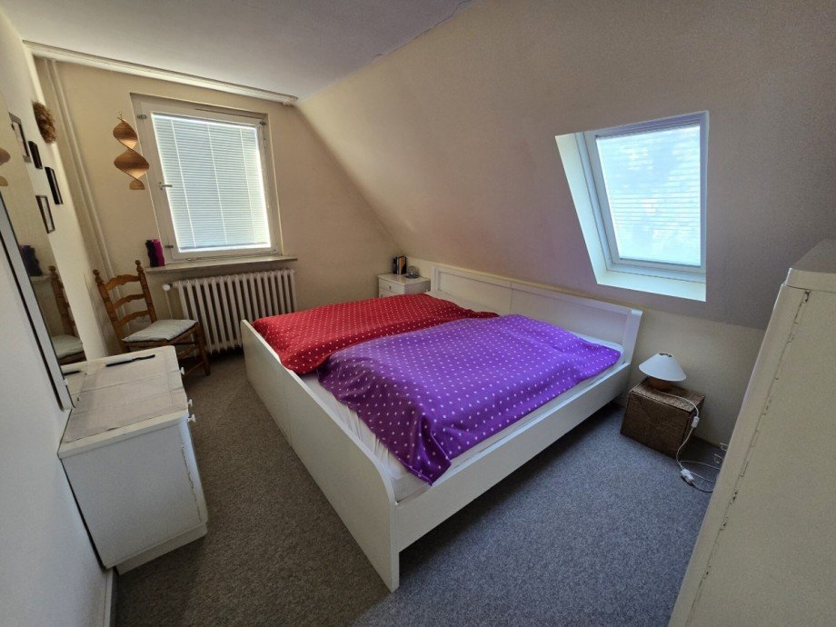 Schlafzimmer OG Einfamilienhaus Celle / Wietzenbruch