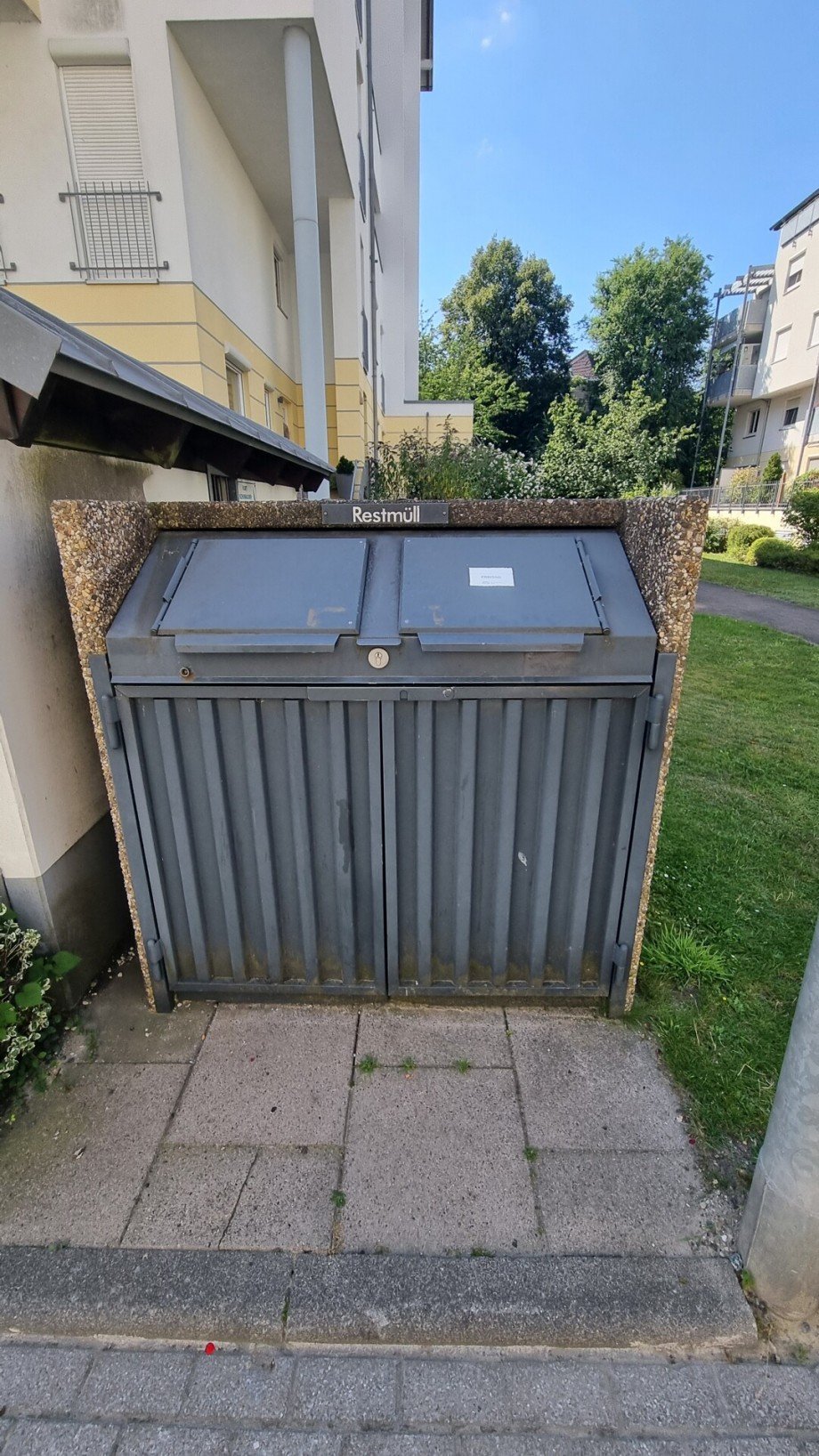 abschlie�bare Abfallbeh�lter Etagenwohnung Bremen